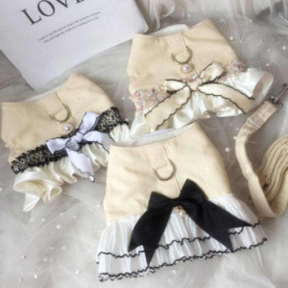 Lace Bow Halter with leash. Vintage inspired.   perfect for Cats and Dogs Small to medium size. Oh so Darn Cute!